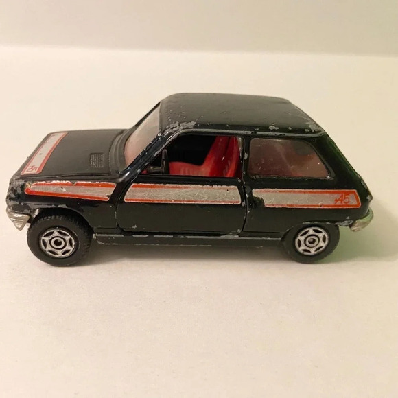 Vintage Lot of 2 Corgi Diecast Cars Jaguar XJS and  Renault 5 TS - Picture 10 of 15